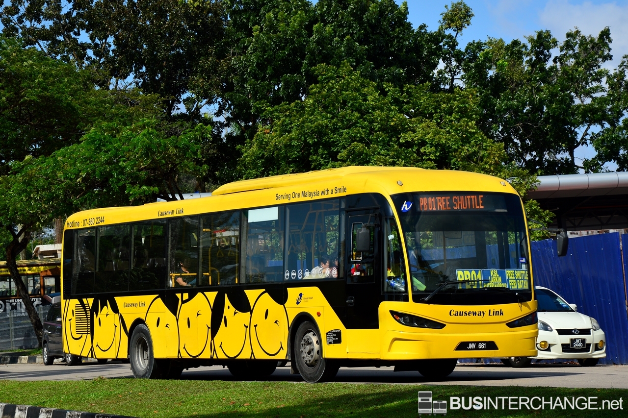 A Sksbus SA12-300 (JNV 661) operating on Causeway Link bus service PB01